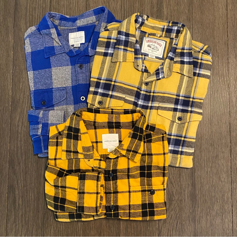 American Eagle long sleeve button up flannel shirts!  Bundle of 3.